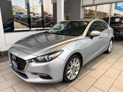 2017_Mazda_Mazda3_Touring_ Oshkosh WI