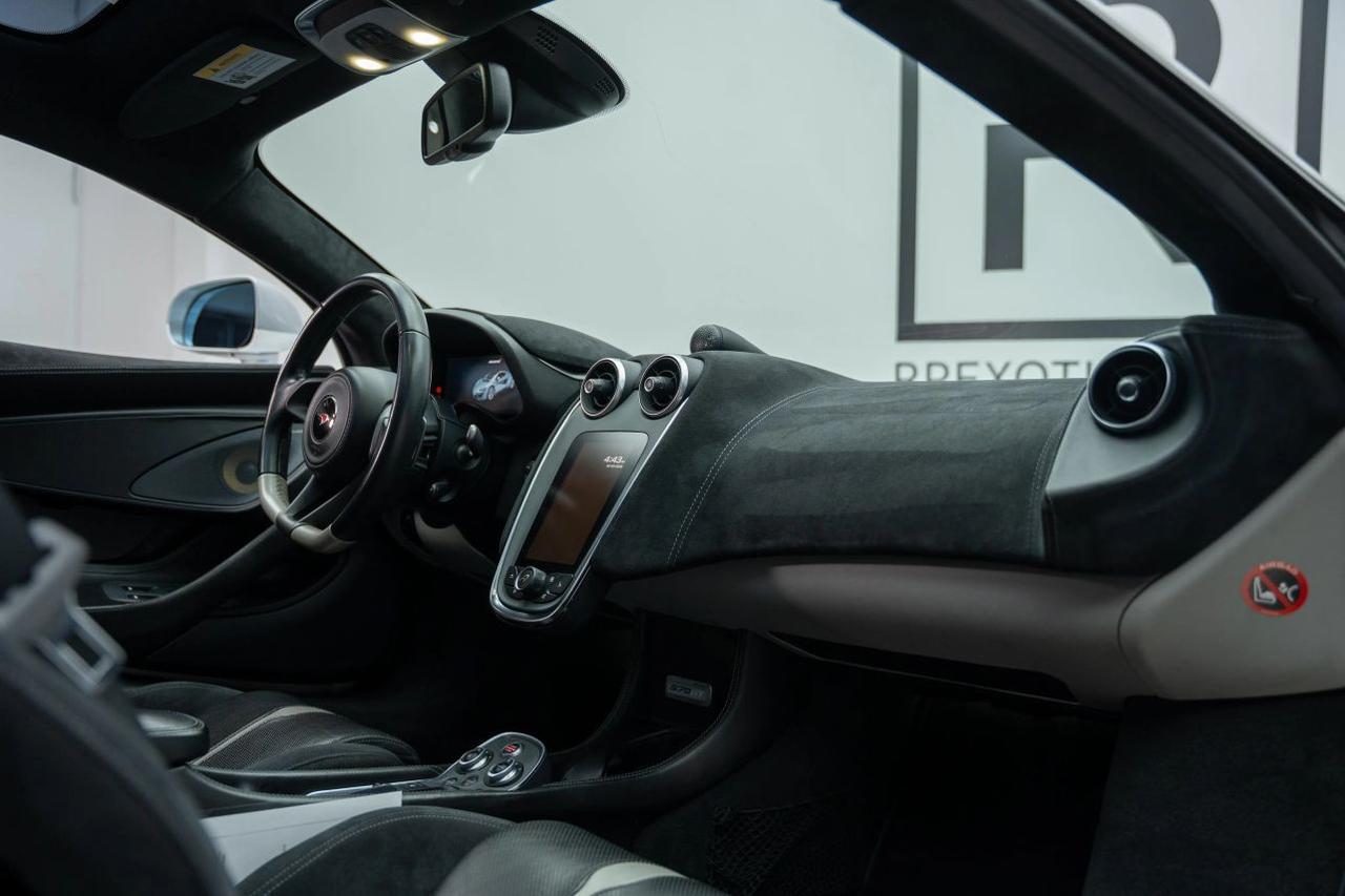 2017 McLaren 570GT Coupe 2D St. Louis MO