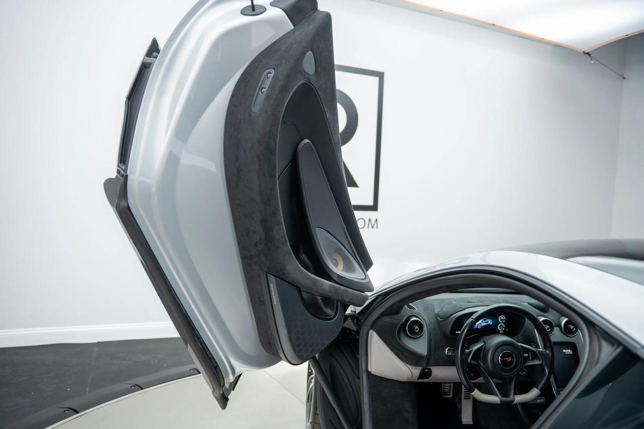 2017 McLaren 570GT Coupe 2D St. Louis MO