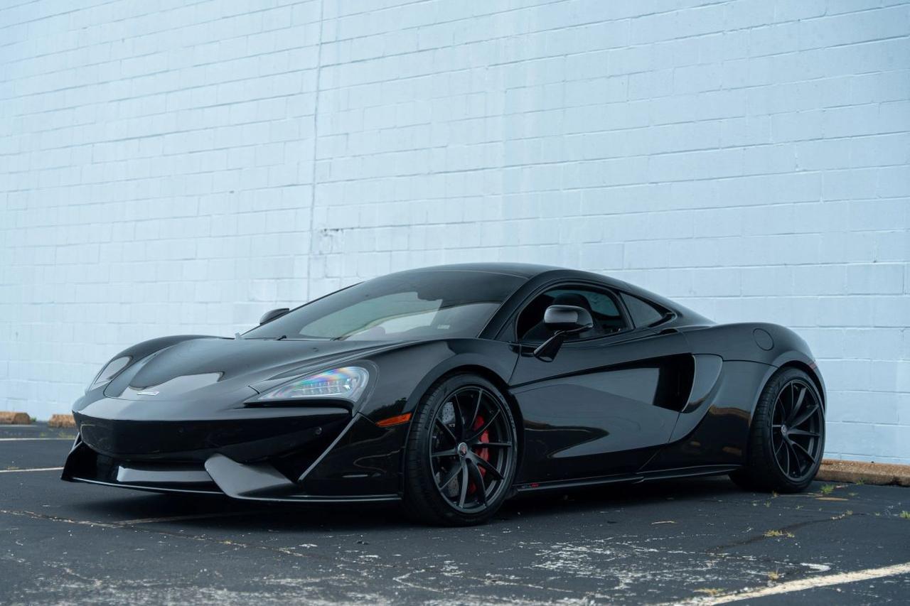 2017 McLaren 570GT