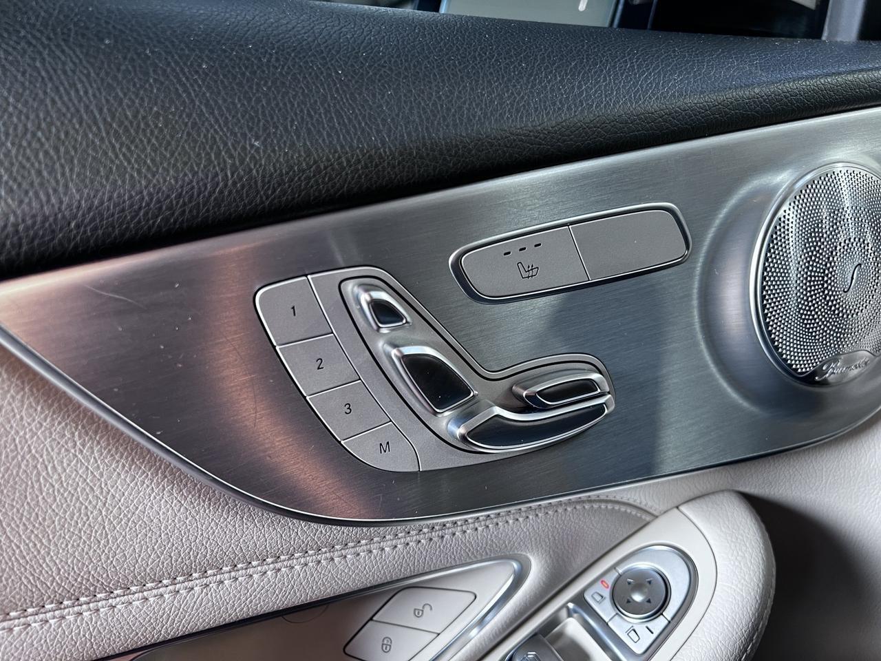 2017 Mercedes Benz C 300 photo 21
