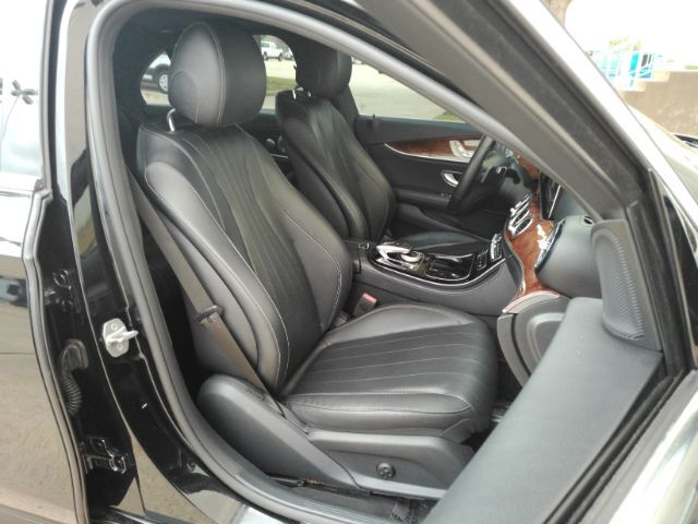 2017 Mercedes-Benz E 300 4MATIC Plano TX
