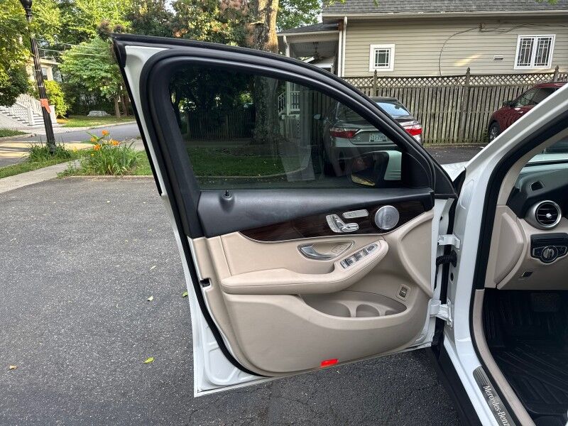2017 Mercedes-Benz GLC 300 4MATIC Arlington VA