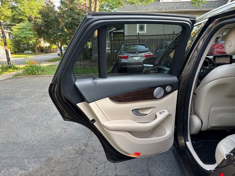 2017 Mercedes-Benz GLC 300 GLC 300 4MATIC Arlington VA