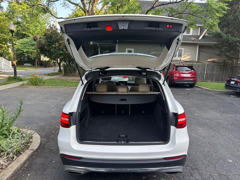 2017 Mercedes-Benz GLC GLC 300 4MATIC w/ Premium 2 Package Arlington VA