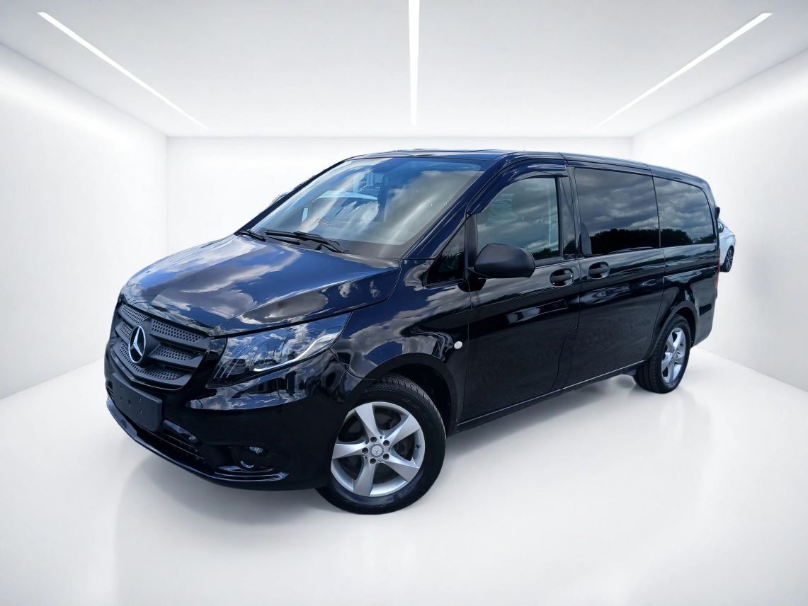 2017 Mercedes-Benz Metris Passenger Van 4D