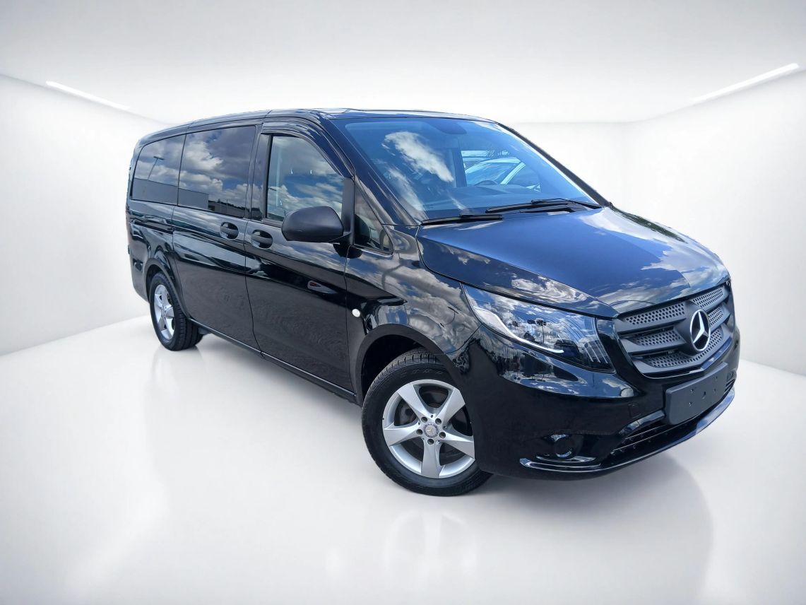 2017 Mercedes-Benz Metris Passenger Van 4D
