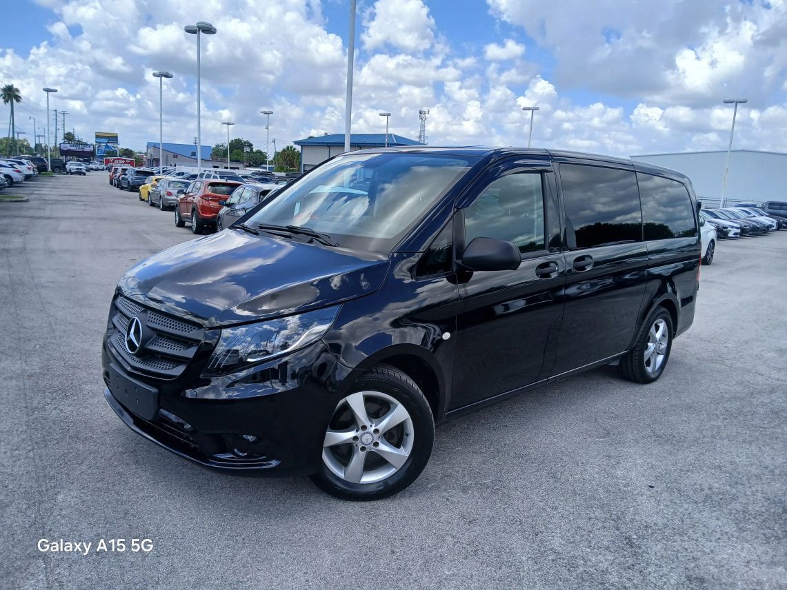 2017 Mercedes-Benz Metris Passenger Van 4D