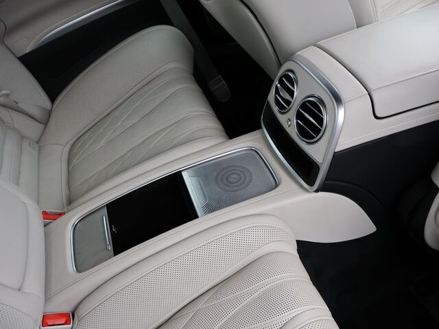 2017 Mercedes-Benz S-Class S 63 AMG® Oshkosh WI 2017 Mercedes-Benz S-Class S 63 AMG® Oshkosh WI