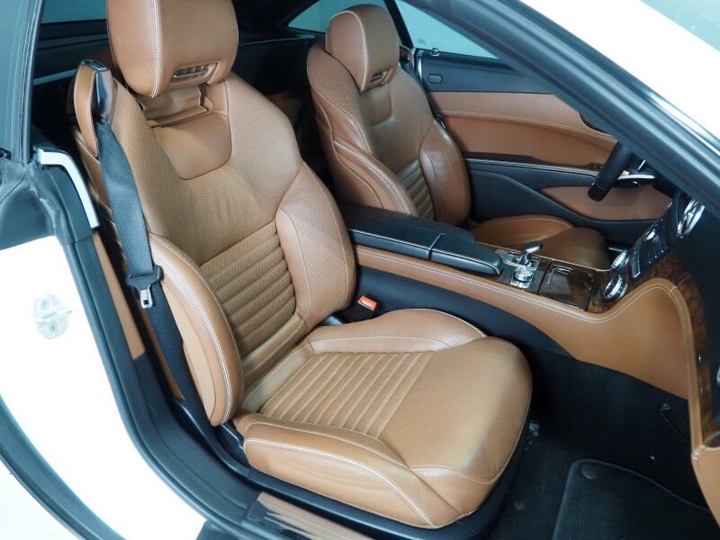 2017 Mercedes-Benz SL 550 Roadster *4.7L BI-TURBO V8, NAVIGATION, ADAPTIVE CRUISE, SAFETY ALERTS, BACKUP-CAMERA, MAGIC SKY MOONROOF, NAPPA LEATHER, CLIMATE/MULTI-CONTOUR SEATS, KEYLESS ENTRY, HARMAN/KARDON, 19 INCH WHEELS, BLUETOOTH PHONE & AUDIO