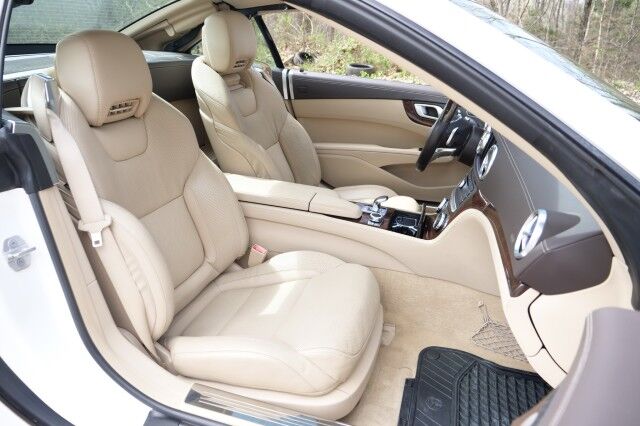 2017 Mercedes-Benz SL 550 Roadster / 4.7L V8 / Massage Seats / Assistance Package! High Point NC