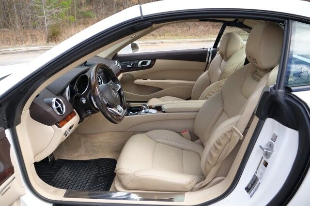 2017 Mercedes-Benz SL 550 Roadster / 4.7L V8 / Massage Seats / Assistance Package! High Point NC