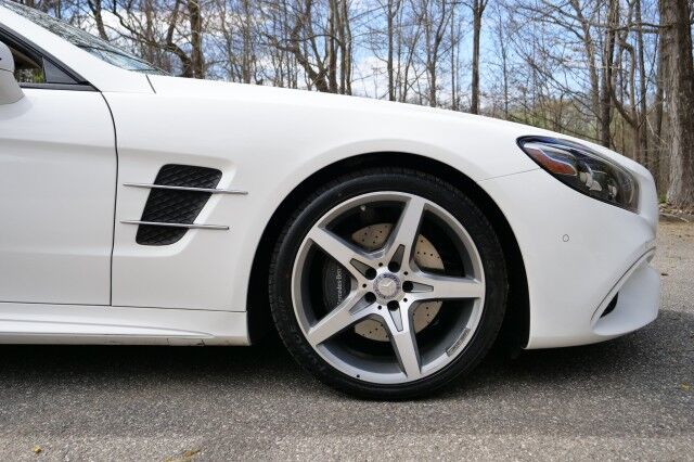 2017 Mercedes-Benz SL 550 Roadster / 4.7L V8 / Massage Seats / Assistance Package! High Point NC