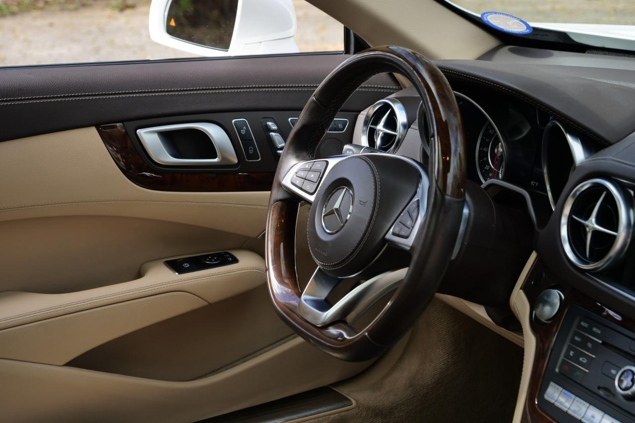 2017 Mercedes-Benz SL 550 Roadster / 4.7L V8 / Massage Seats / Assistance Package! Lincolnton NC