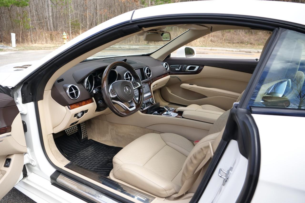 2017 Mercedes-Benz SL 550 Roadster / 4.7L V8 / Massage Seats / Assistance Package! Lincolnton NC