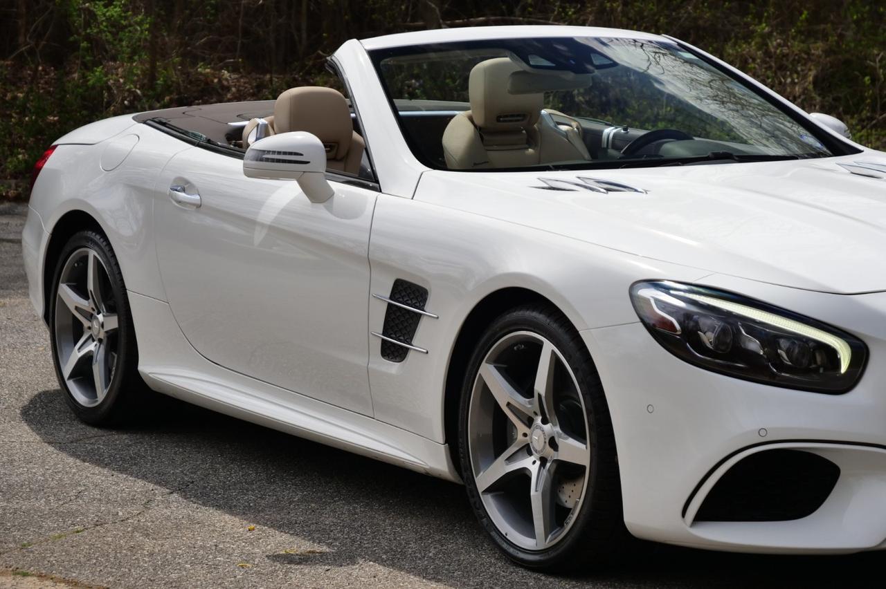 2017 Mercedes-Benz SL 550 Roadster / 4.7L V8 / Massage Seats / Assistance Package! Lincolnton NC