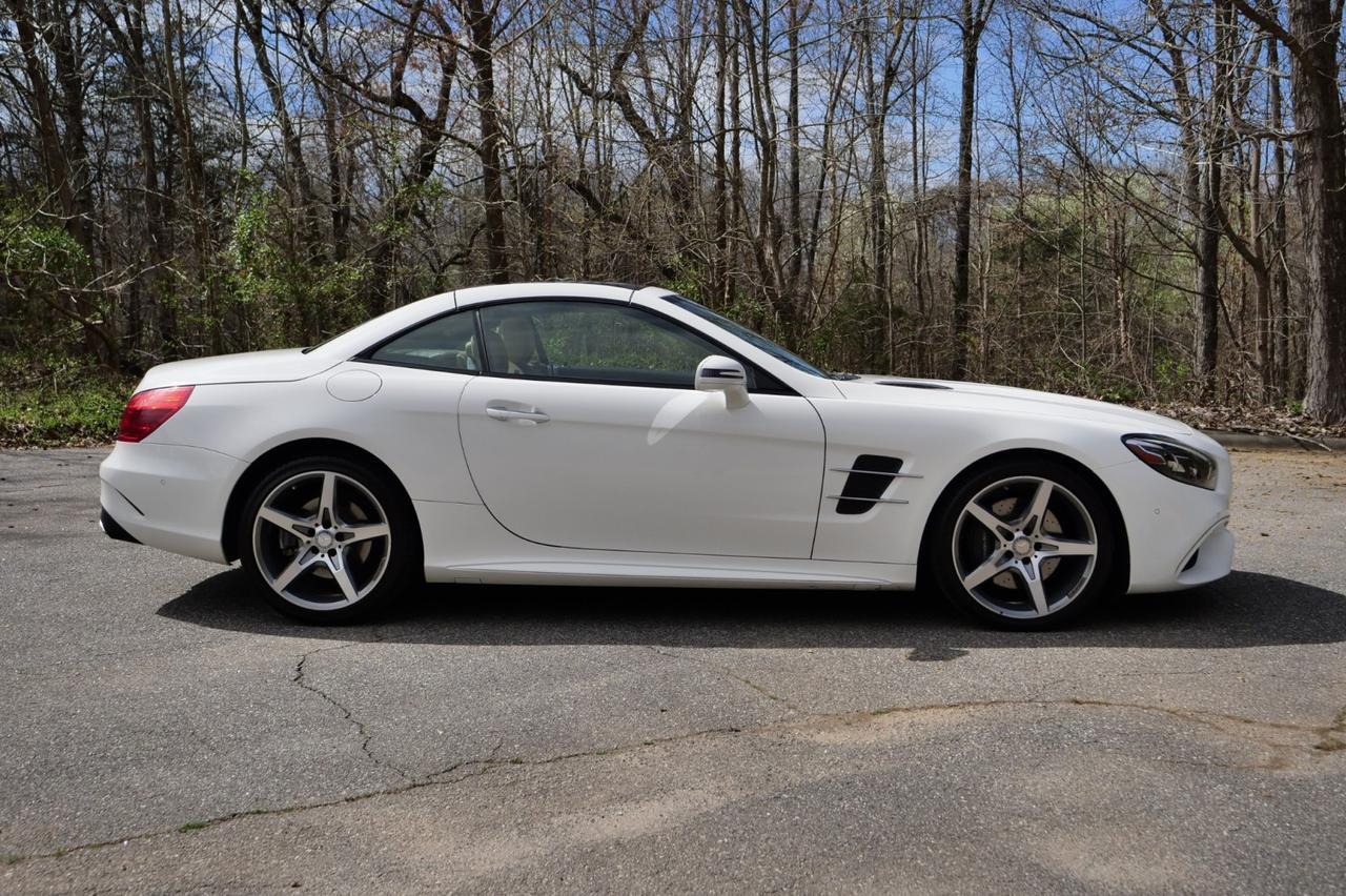 2017 Mercedes-Benz SL 550 Roadster / 4.7L V8 / Massage Seats / Assistance Package! Lincolnton NC