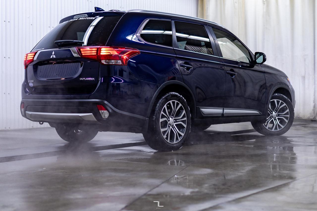 2017 Mitsubishi Outlander AWD ES Leather Roof BCam Red Deer AB