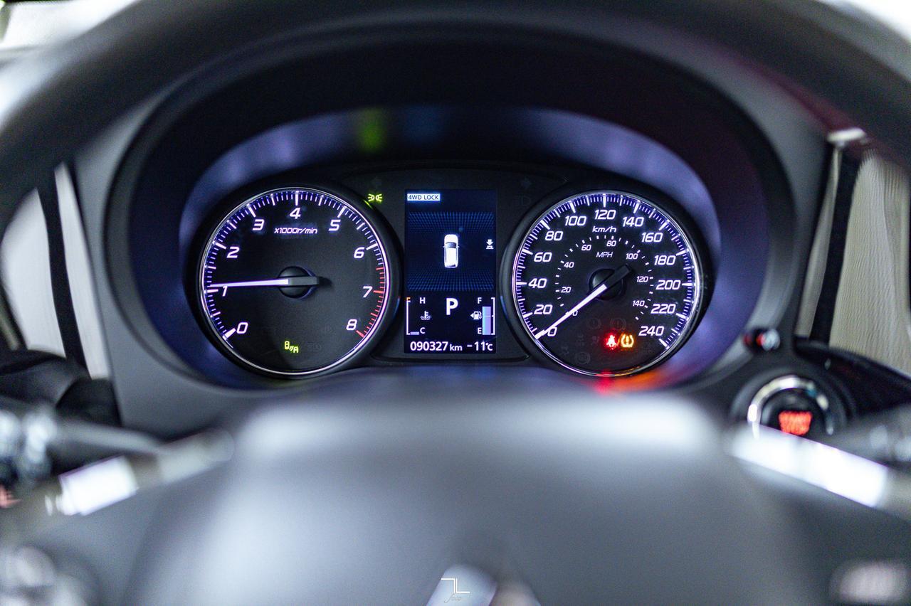 2017 Mitsubishi Outlander AWD ES Leather Roof BCam Red Deer AB