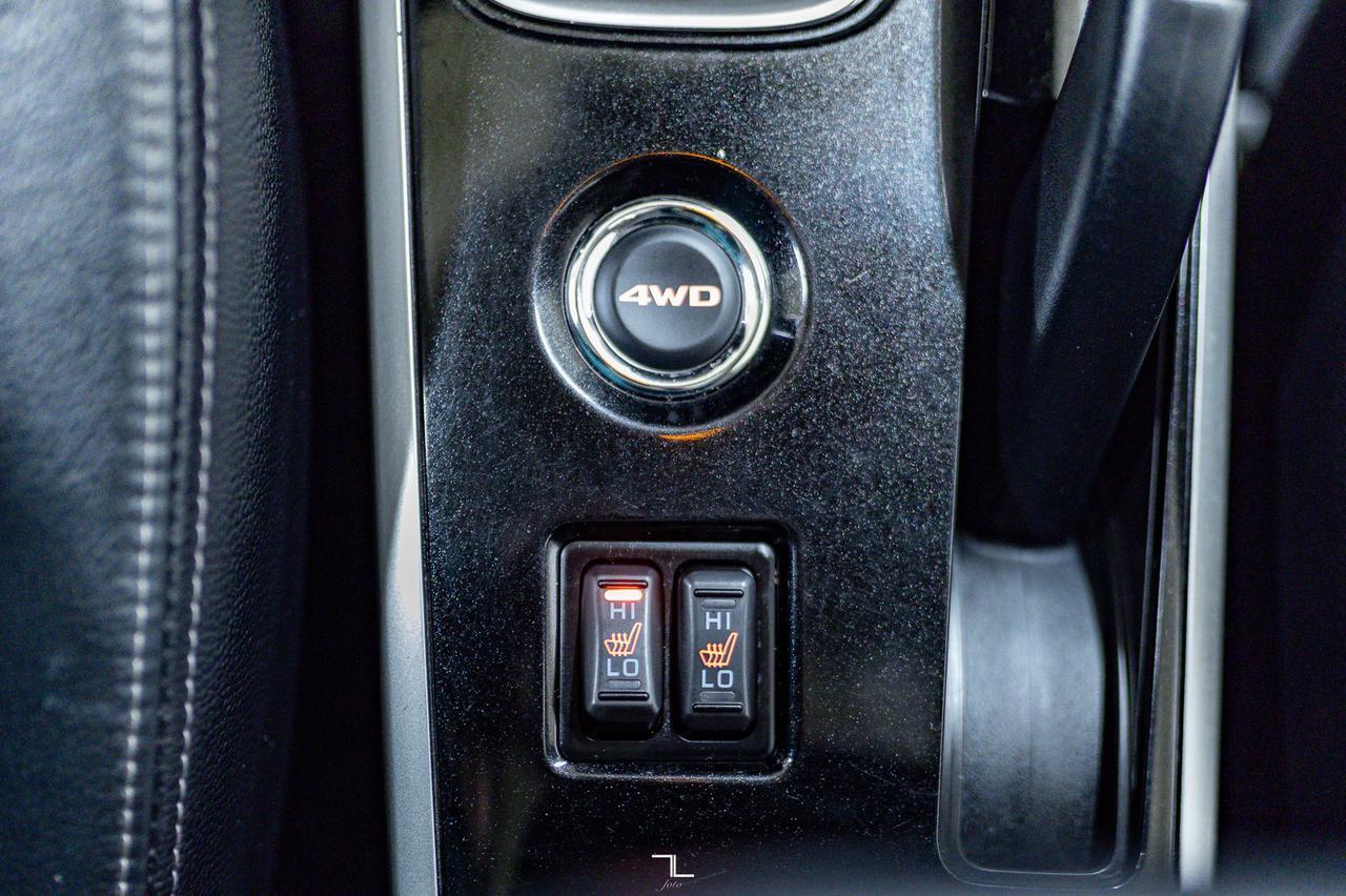 2017 Mitsubishi Outlander AWD ES Leather Roof BCam Red Deer AB