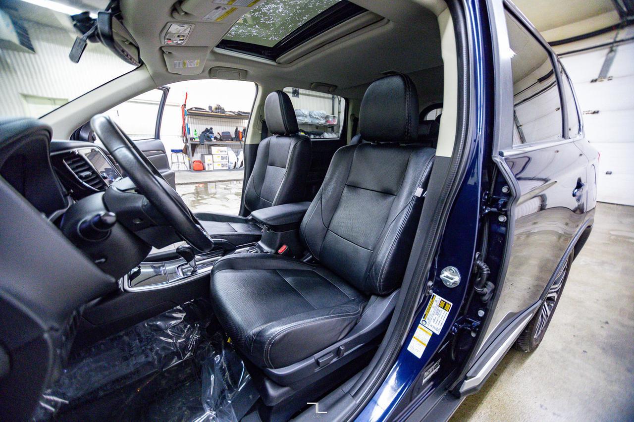 2017 Mitsubishi Outlander AWD ES Leather Roof BCam Red Deer AB
