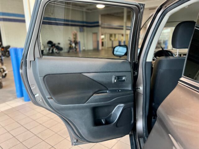 2017 Mitsubishi Outlander ES AWC Cincinnati OH