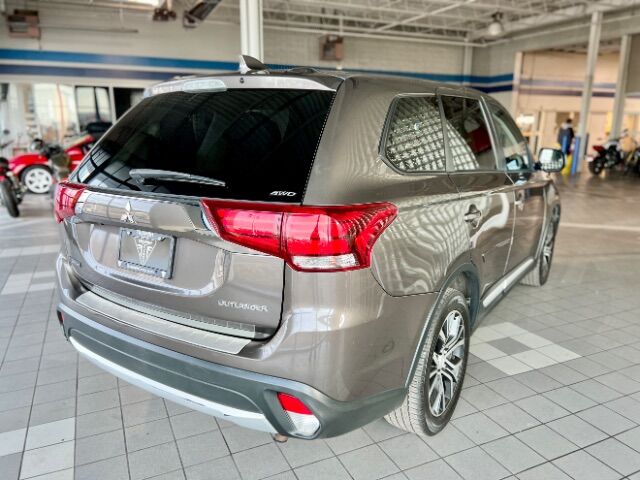 2017 Mitsubishi Outlander ES AWC Cincinnati OH