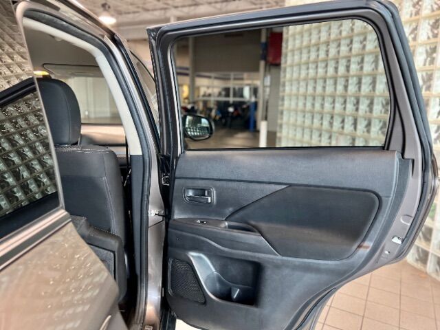 2017 Mitsubishi Outlander ES AWC Cincinnati OH