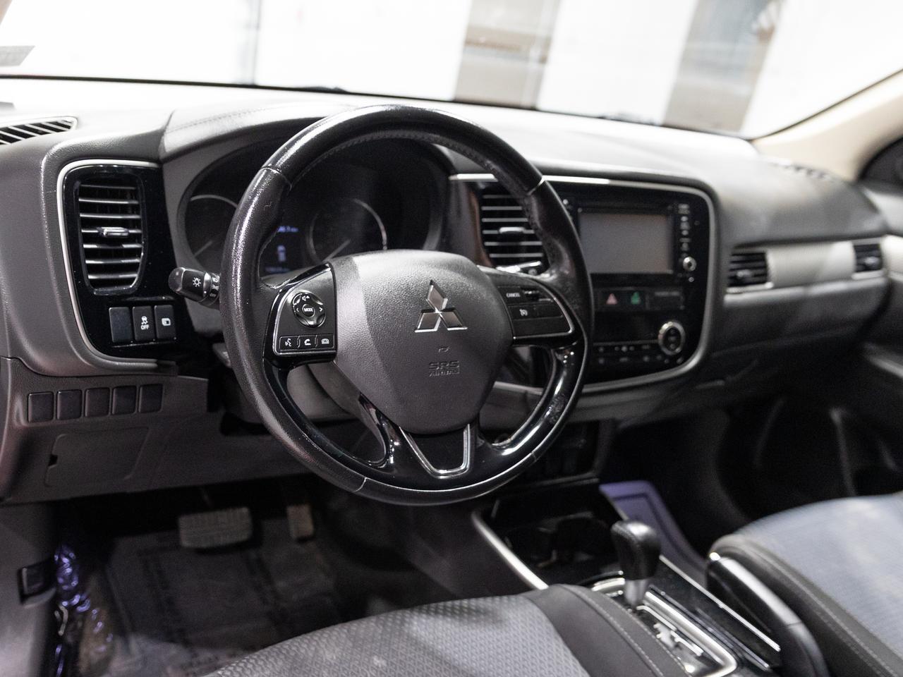 2017 Mitsubishi Outlander ES AWD 7-Passenger Cranberry PA