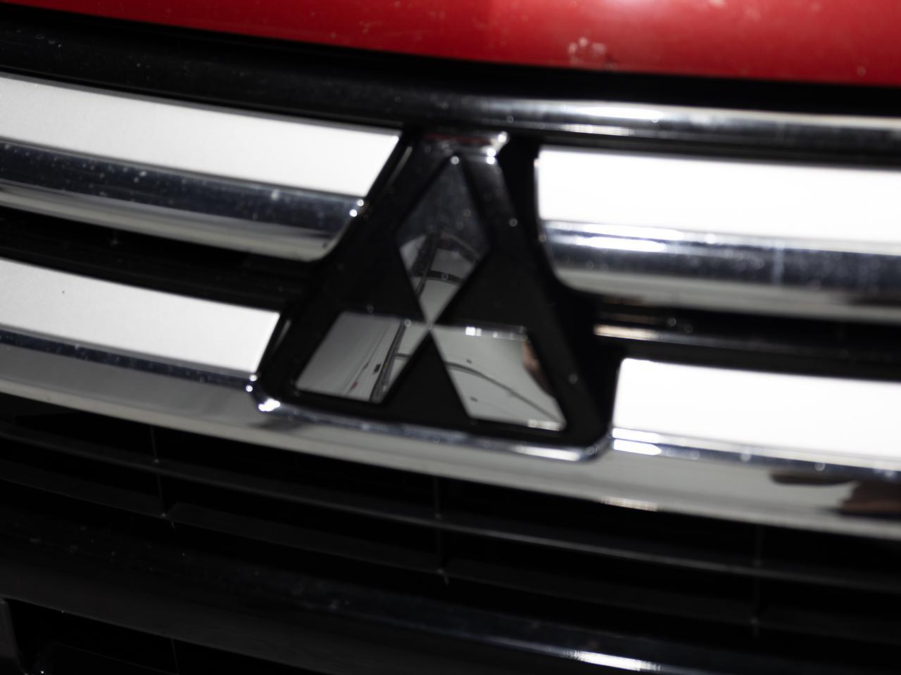 2017 Mitsubishi Outlander ES AWD 7-Passenger Cranberry PA