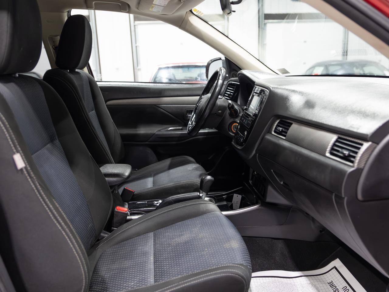 2017 Mitsubishi Outlander ES AWD 7-Passenger Cranberry PA