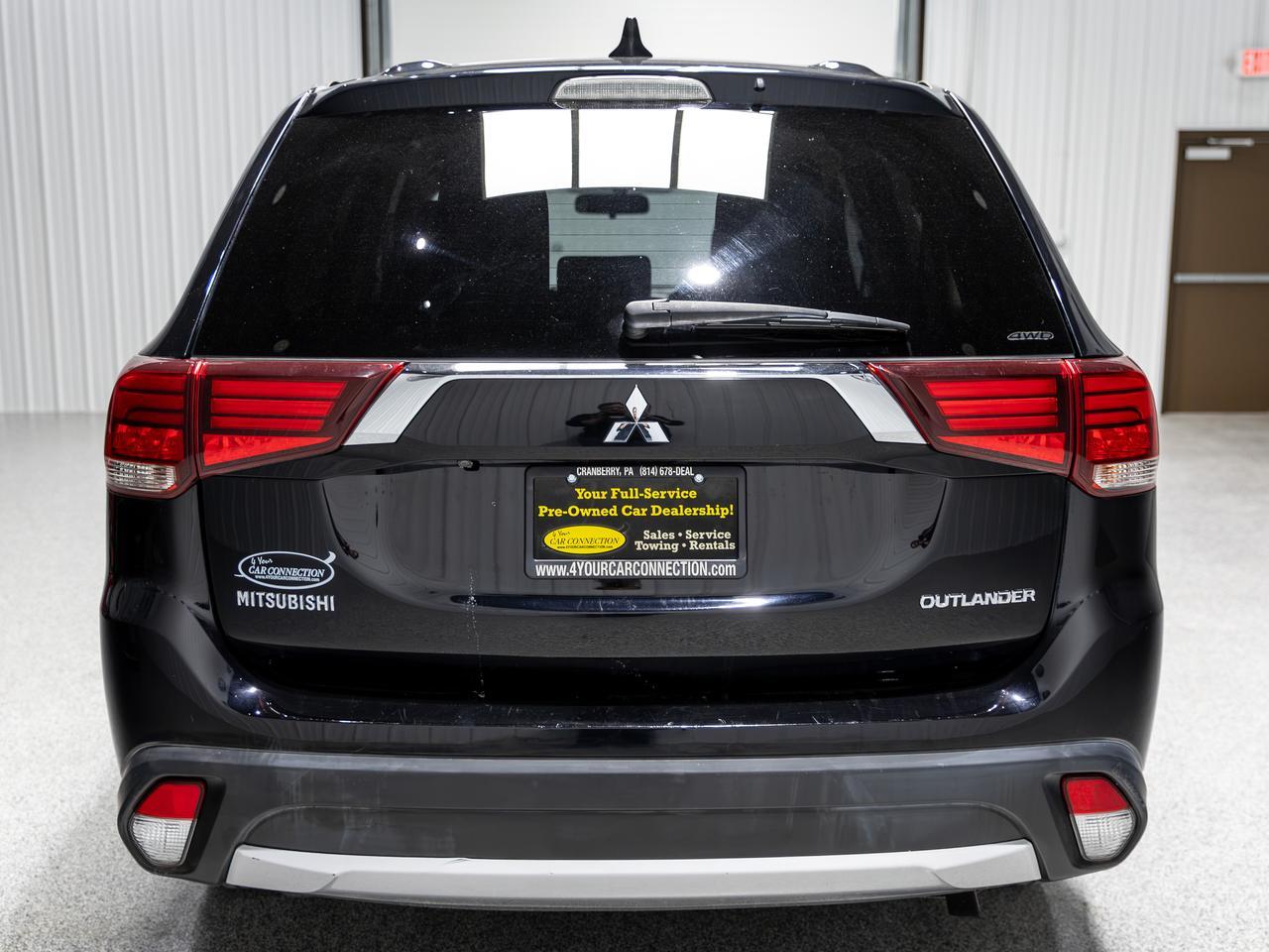 2017 Mitsubishi Outlander ES AWD 7-Passenger Cranberry PA