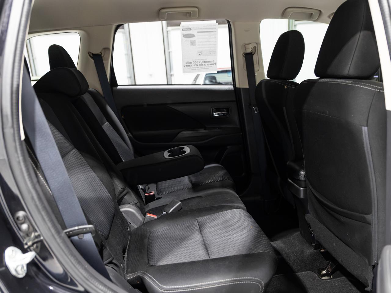 2017 Mitsubishi Outlander ES AWD 7-Passenger Cranberry PA