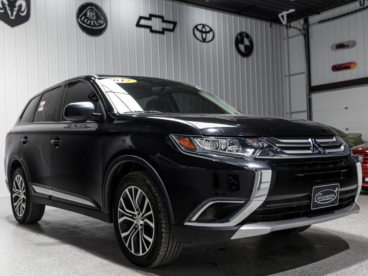 2017 Mitsubishi Outlander ES AWD 7-Passenger Cranberry PA