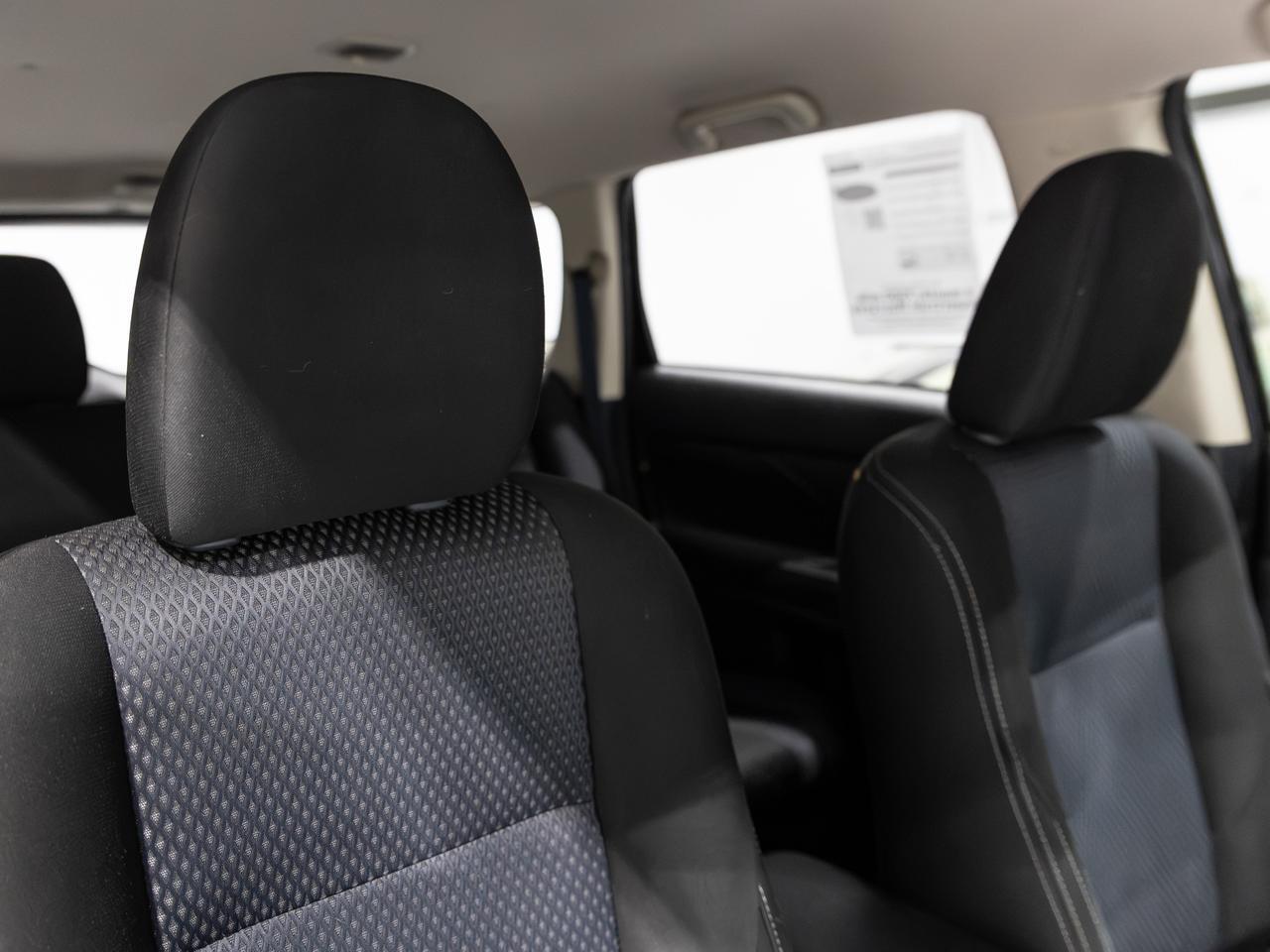 2017 Mitsubishi Outlander ES AWD 7-Passenger Cranberry PA