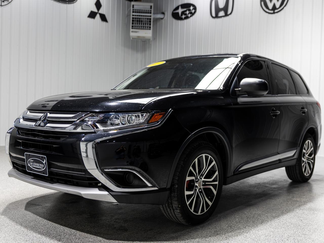 2017 Mitsubishi Outlander ES AWD 7-Passenger Cranberry PA