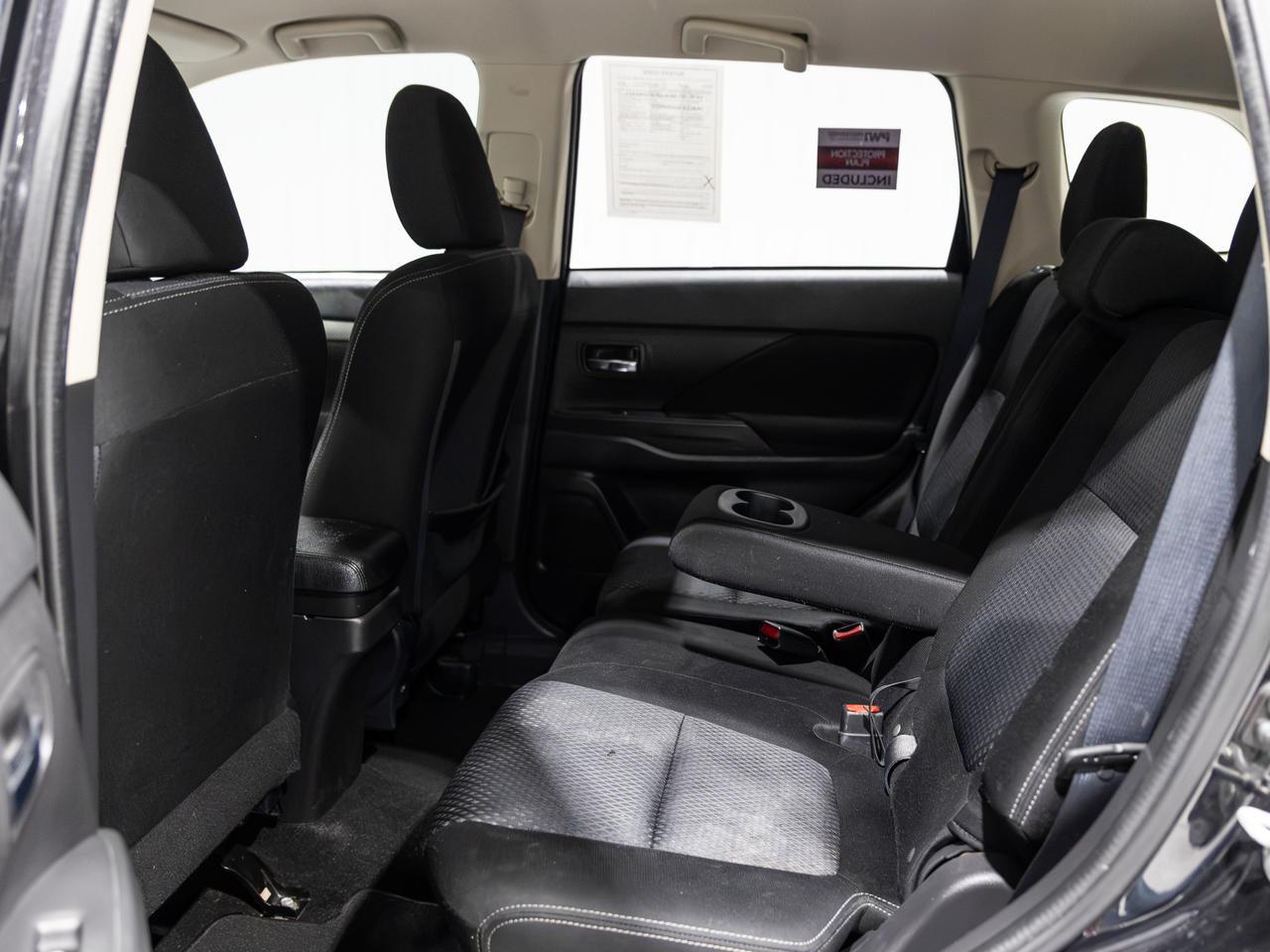 2017 Mitsubishi Outlander ES AWD 7-Passenger Cranberry PA