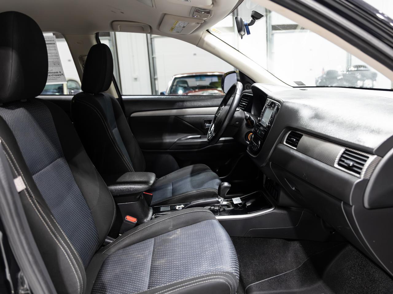 2017 Mitsubishi Outlander ES AWD 7-Passenger Cranberry PA