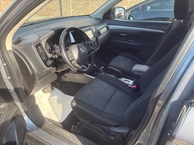 2017 Mitsubishi Outlander ES