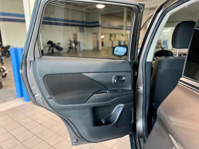 2017 Mitsubishi Outlander ES Sport Utility 4D Cincinnati OH