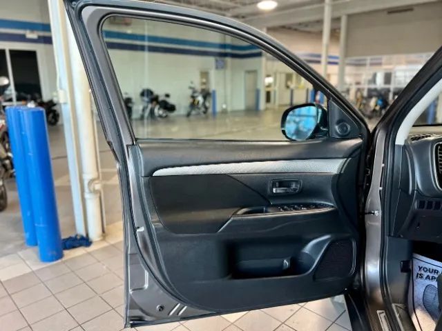 2017 Mitsubishi Outlander ES Sport Utility 4D Cincinnati OH