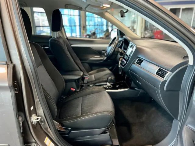 2017 Mitsubishi Outlander ES Sport Utility 4D Cincinnati OH