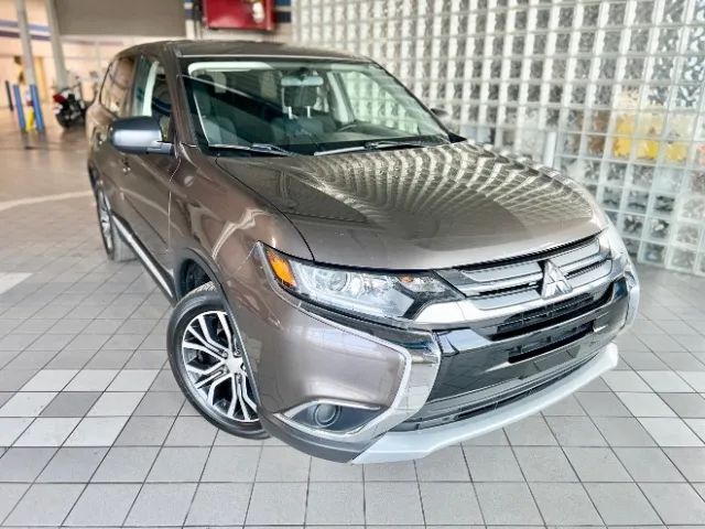 2017 Mitsubishi Outlander ES Sport Utility 4D Cincinnati OH