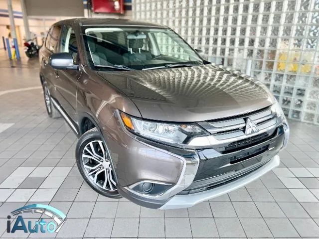 2017 Mitsubishi Outlander ES Sport Utility 4D