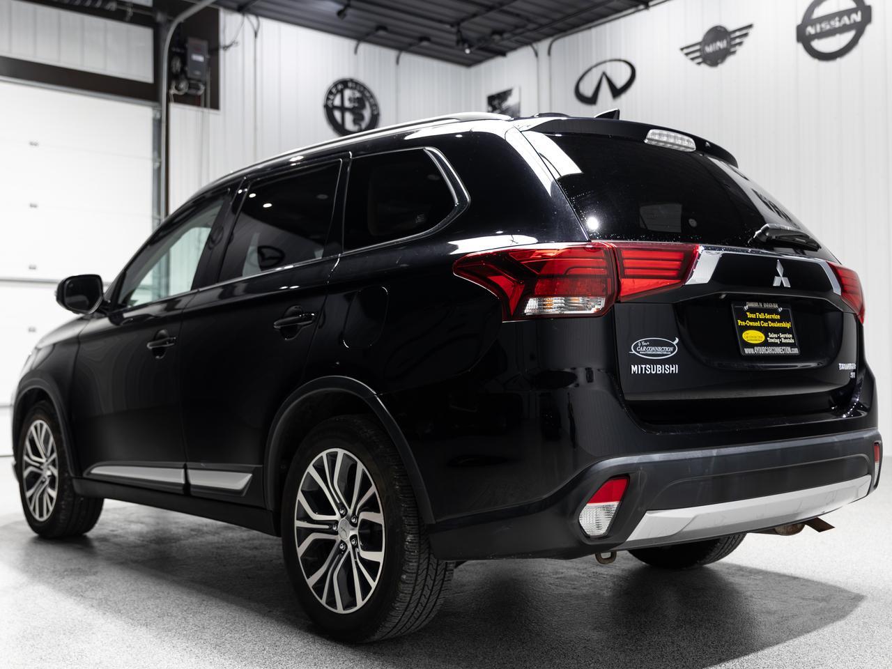 2017 Mitsubishi Outlander SEL AWD TV-DVD Cranberry PA