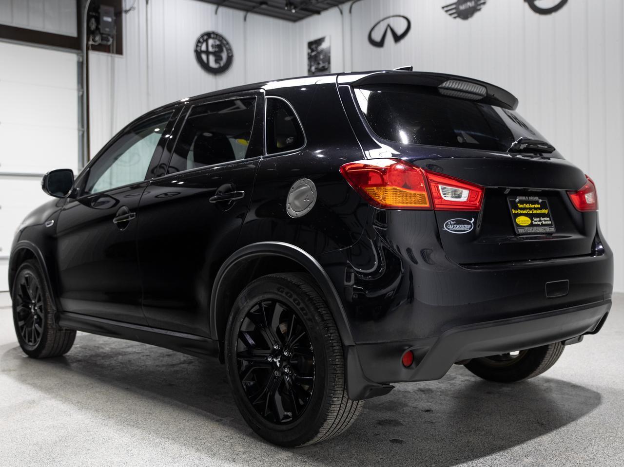 2017 Mitsubishi Outlander Sport LE photo 4