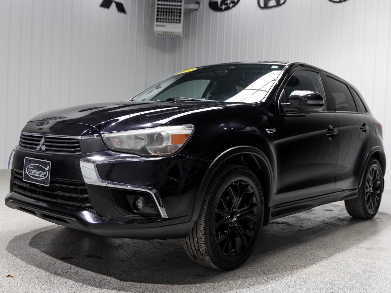 2017 Mitsubishi Outlander Sport LE photo 2