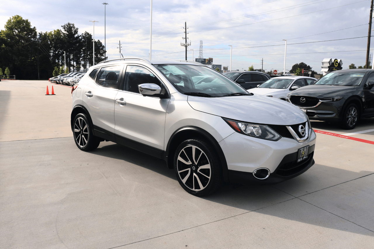 2017 Nissan Rogue Sport S photo 3