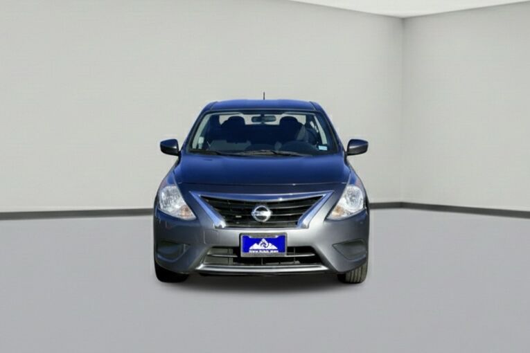 2017 NISSAN VERSA SV