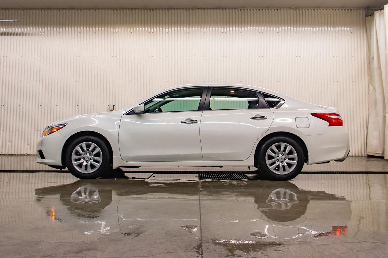 2017 Nissan Altima 2.5 Red Deer AB